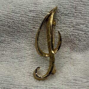 Vtg. signed Mamselle signed “g” Elegant Gold-Tone Brooch